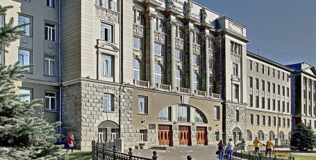 ДОСТОПРИМЕЧАТЕЛЬНОСТИ ОМСКА — Бывшее здание управления Омской железной дороги