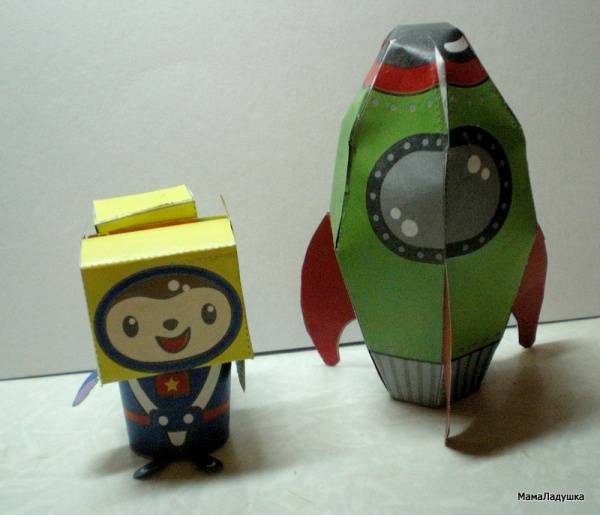 Ракета и космонавт