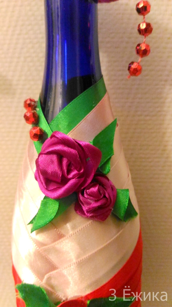 Бутылка с розами